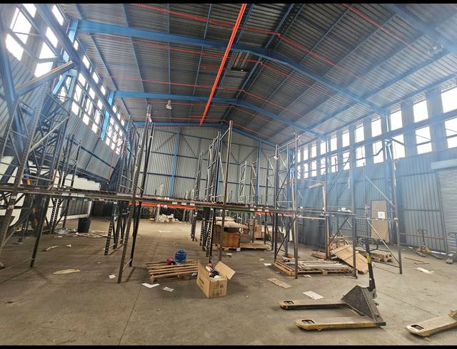 4,113M² WAREHOUSE TO LET IN TUNNEY